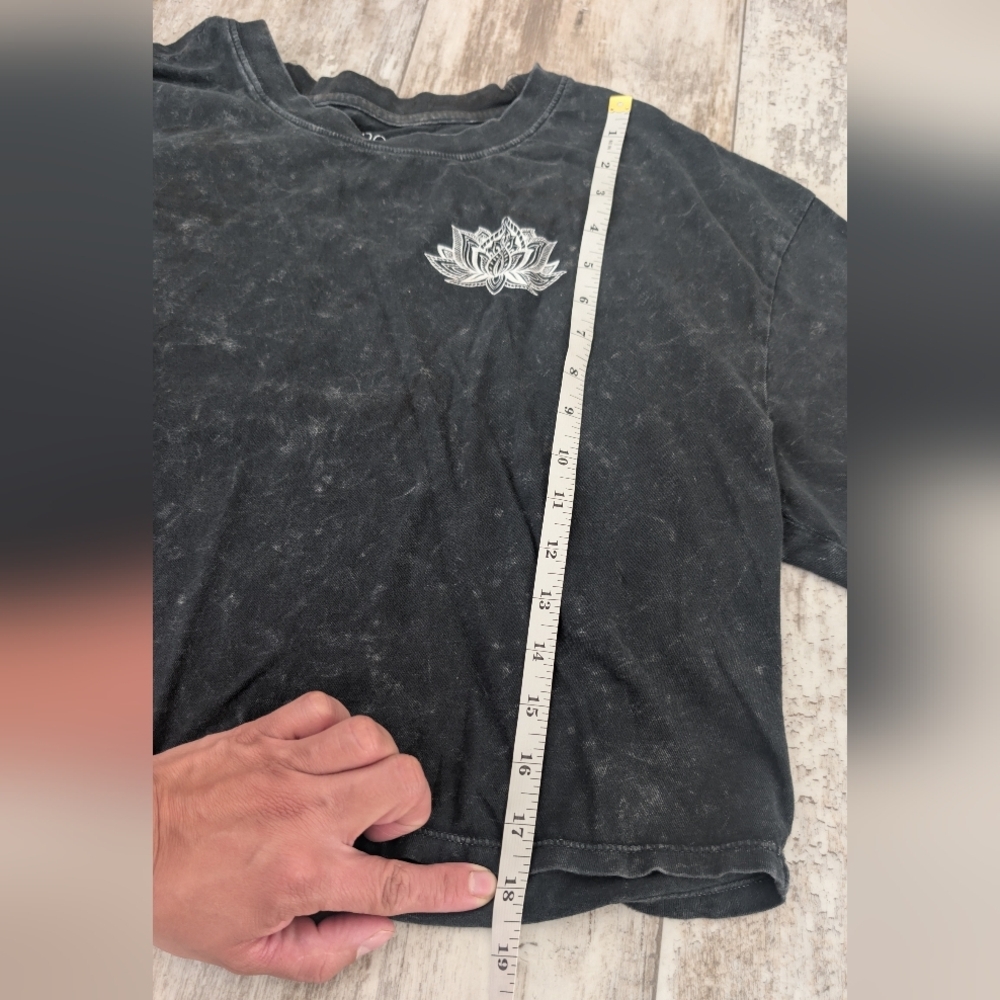 Carbon Copy Black Crewneck Tee with White Label - Picture 6 of 6